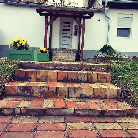 Dvorska Oaza 斯雷姆斯基卡尔洛夫奇