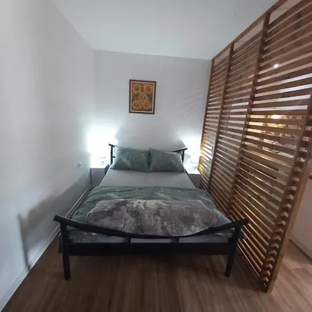 Dvorska Oaza Apartment *